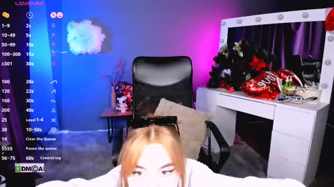 Snapshot of liana_kisses chatting on February 17, 5:23 pm Little Liana online show from February 17, 5:23 pm
