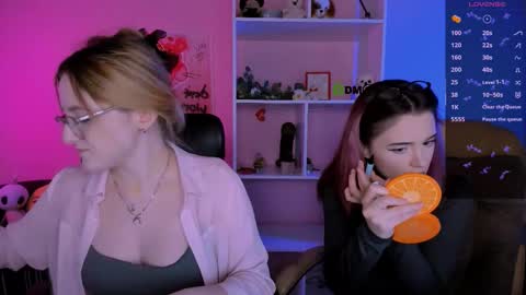Snapshot of liana_kisses chatting on September 24, 12:56 pm Little Liana online show from September 24, 12:56 pm