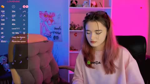 Snapshot of liana_kisses chatting on September 27, 8:17 pm Little Liana online show from September 27, 8:17 pm