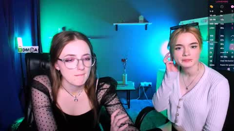Snapshot of liana_kisses chatting on March 4, 2:27 am Little Liana online show from March 4, 2:27 am