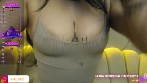Snapshot of liat_hoz chatting on October 4, 4:10 am Dani online show from October 4, 4:10 am