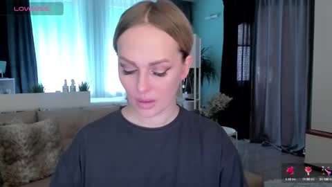 Snapshot of libby_nora chatting on February 18, 8:27 am Libby online show from February 18, 8:27 am