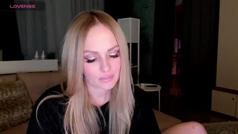 Snapshot of libby_nora chatting on March 6, 3:56 pm Libby online show from March 6, 3:56 pm