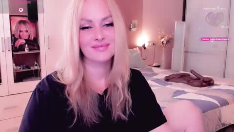 Snapshot of libby_nora chatting on September 30, 11:42 am Libby online show from September 30, 11:42 am