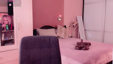 Snapshot of libby_nora chatting on September 21, 11:36 am Libby online show from September 21, 11:36 am