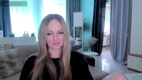 Snapshot of libby_nora chatting on February 27, 9:29 am Libby online show from February 27, 9:29 am