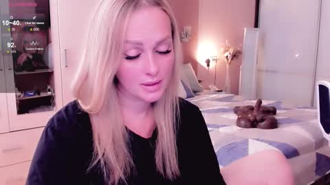 Snapshot of libby_nora chatting on September 28, 11:19 am Libby online show from September 28, 11:19 am