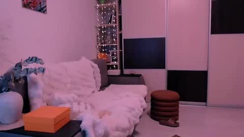 libra_mia online show from September 16, 5:38 pm