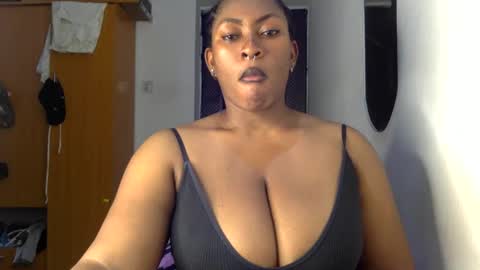 Snapshot of lick_my_pussyyy226651 chatting on February 6, 2:11 am caira online show from February 6, 2:11 am