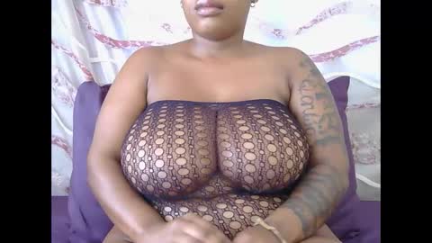 lickabletash98 online show from January 28, 6:27 am