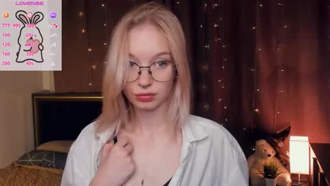 Snapshot of lidiaklemencic chatting on October 16, 7:24 pm Ann online show from October 16, 7:24 pm