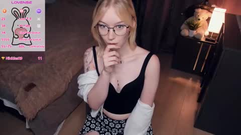 Snapshot of lidiaklemencic chatting on October 9, 8:36 pm Ann online show from October 9, 8:36 pm