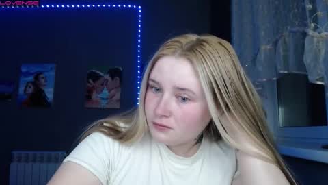 light_lunaa online show from October 24, 1:01 pm