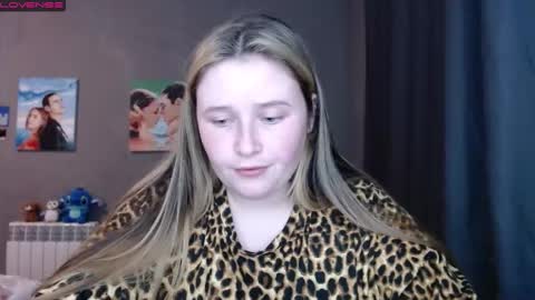 light_lunaa online show from September 16, 3:15 pm