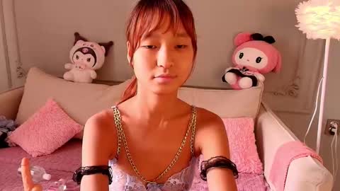 Lihn Pham online show from March 28, 8:27 am