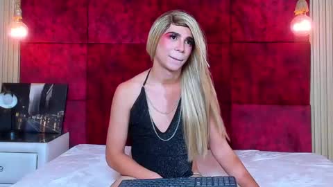 Snapshot of liiacollins chatting on October 19, 12:04 am liiacollins online show from October 19, 12:04 am
