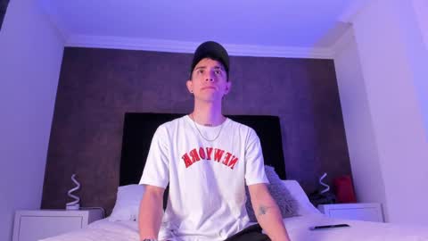 L I I A M online show from February 19, 1:51 am