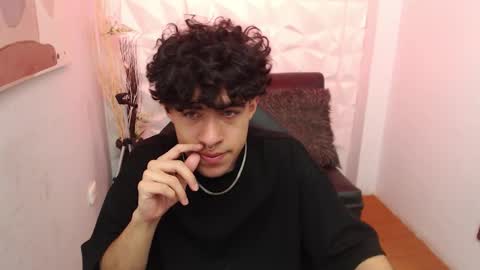 Snapshot of liil_boy chatting on October 14, 4:04 am Lil Boy- online show from October 14, 4:04 am