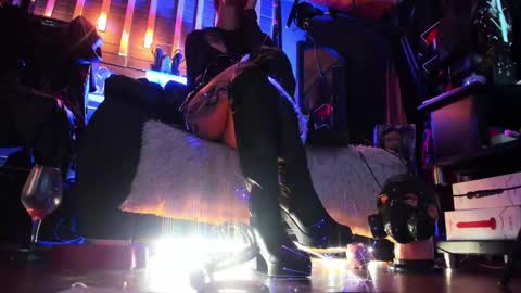 Liilith online show from December 9, 10:54 am