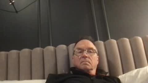 liketowatch online show from April 28, 2:27 am