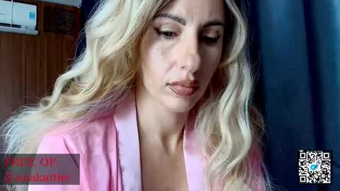 Mia                   Onlyfans link -  online show from September 15, 6:04 am