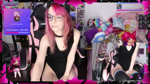 LikeMyAshe online show from March 22, 8:40 am