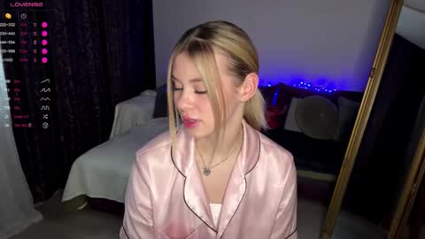 Elisa  online show from October 24, 12:06 pm