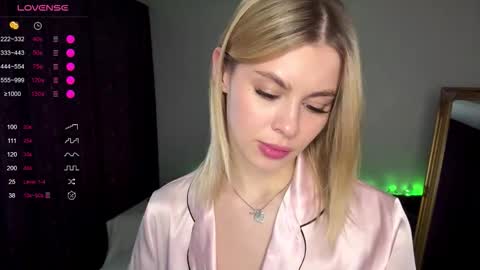 Elisa  online show from October 15, 10:38 am