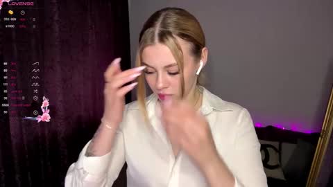 Elisa  online show from October 1, 11:53 am