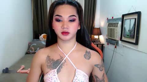 Snapshot of lil_fantacy chatting on October 16, 8:25 am LILY online show from October 16, 8:25 am