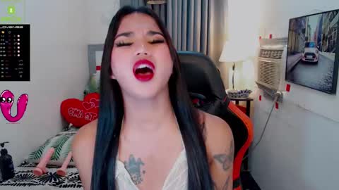 Snapshot of lil_fantacy chatting on February 26, 10:47 pm LILY online show from February 26, 10:47 pm