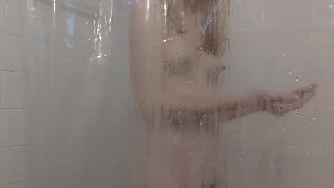 Snapshot of lil_gem chatting on October 22, 5:58 pm lil gemmie online show from October 22, 5:58 pm