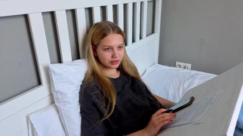 Emma online show from April 9, 5:44 am