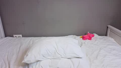 Emma online show from March 27, 1:33 am