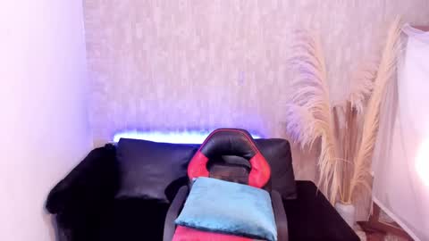 Lila online show from February 20, 2:57 pm