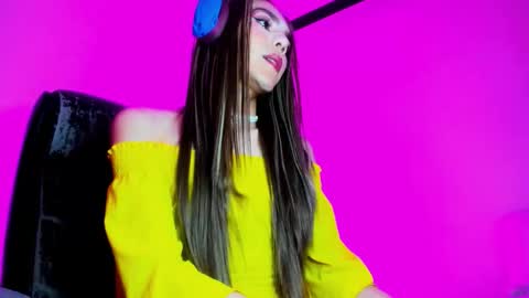 lila_di online show from September 23, 9:43 pm