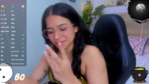 Snapshot of lila_foox chatting on October 2, 8:51 pm LILA online show from October 2, 8:51 pm