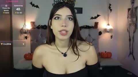 lila_min online show from October 15, 2:18 pm