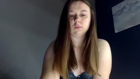 Snapshot of lilae37yis chatting on October 8, 7:47 am Lily online show from October 8, 7:47 am