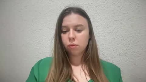 Snapshot of lilae37yis chatting on October 14, 9:18 pm Lily online show from October 14, 9:18 pm