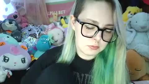 Snapshot of lilemmy1999 chatting on January 2, 7:18 pm emily ryanson online show from January 2, 7:18 pm