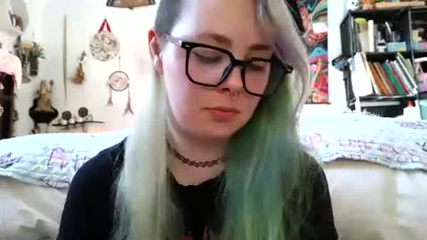 Snapshot of lilemmy1999 chatting on January 7, 7:06 pm emily ryanson online show from January 7, 7:06 pm