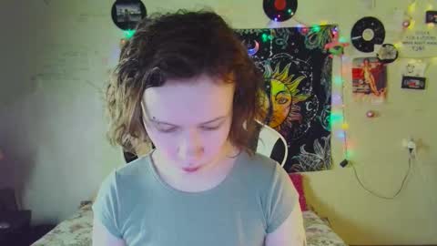 Lil online show from December 22, 10:55 am