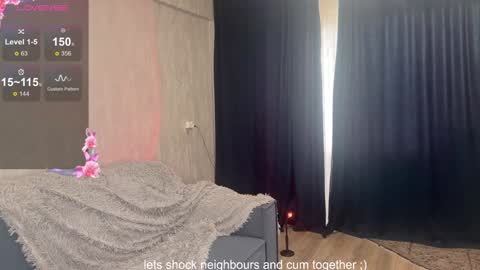 Snapshot of lili_01 chatting on October 7, 5:58 am Lili online show from October 7, 5:58 am