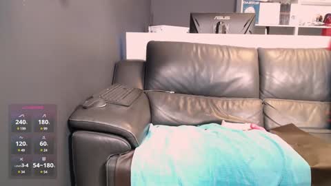 Snapshot of lili_bertine chatting on January 14, 3:04 pm Lili Bertine online show from January 14, 3:04 pm