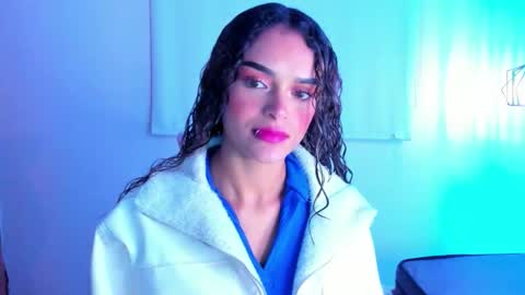 lili_evanss online show from October 3, 12:02 pm