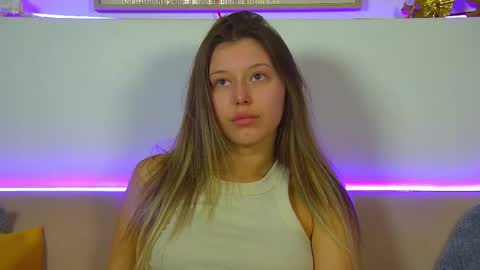 Mia online show from September 27, 8:12 am