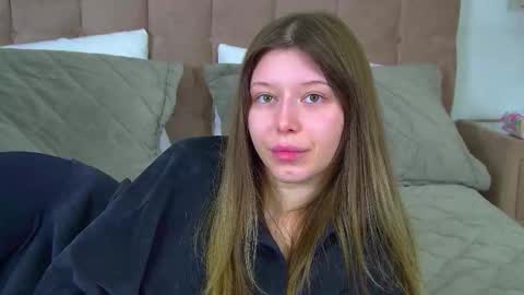 Mia online show from February 24, 6:38 am