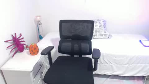 lilian online show from October 14, 8:34 pm