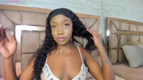 LILIAN  online show from January 6, 7:07 pm